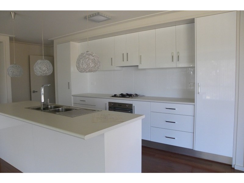 17 Henry Place, Young NSW 2594