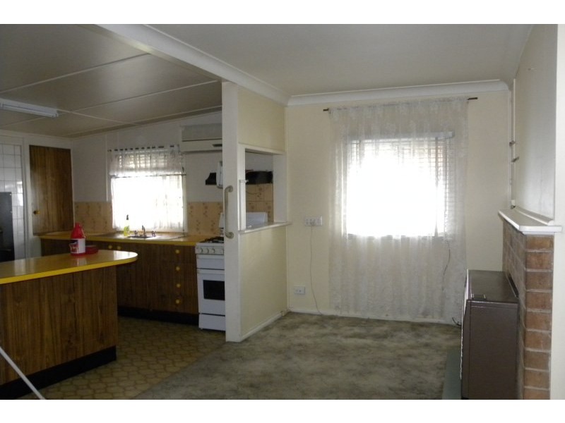 172 Nasmyth Street, Young NSW 2594
