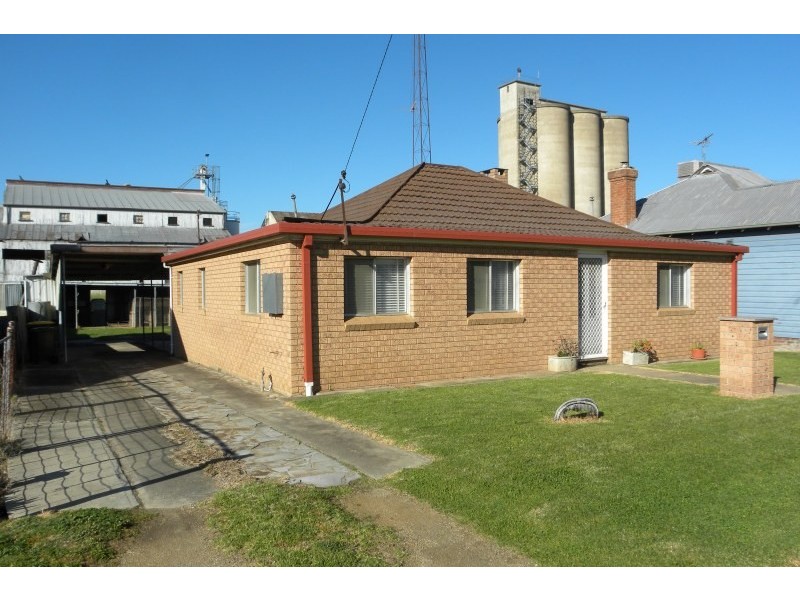 172 Nasmyth Street, Young NSW 2594