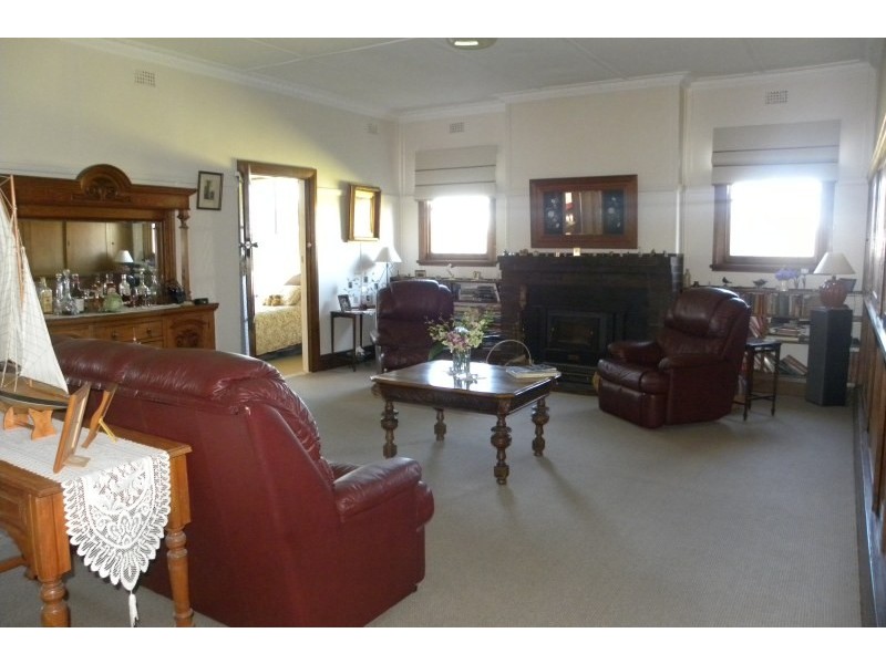 40 Tout Place, Young NSW 2594