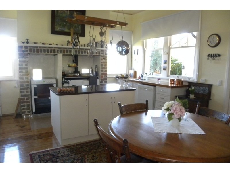 40 Tout Place, Young NSW 2594