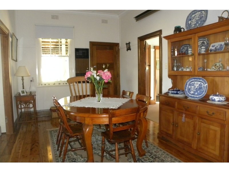 40 Tout Place, Young NSW 2594