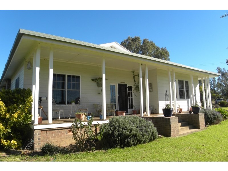 40 Tout Place, Young NSW 2594
