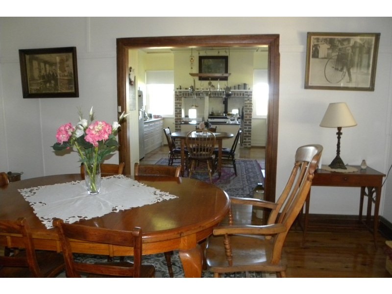 40 Tout Place, Young NSW 2594