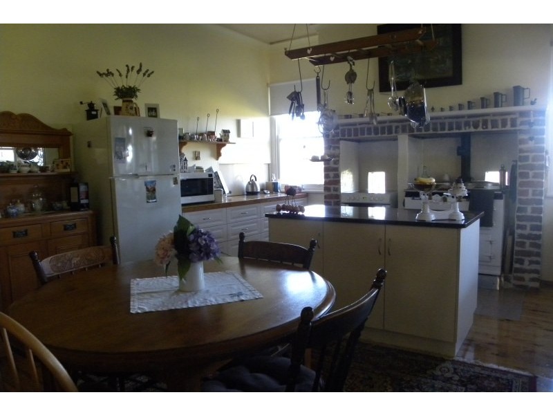 40 Tout Place, Young NSW 2594
