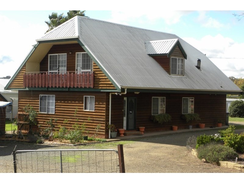21 Pitstone Lane, Young NSW 2594