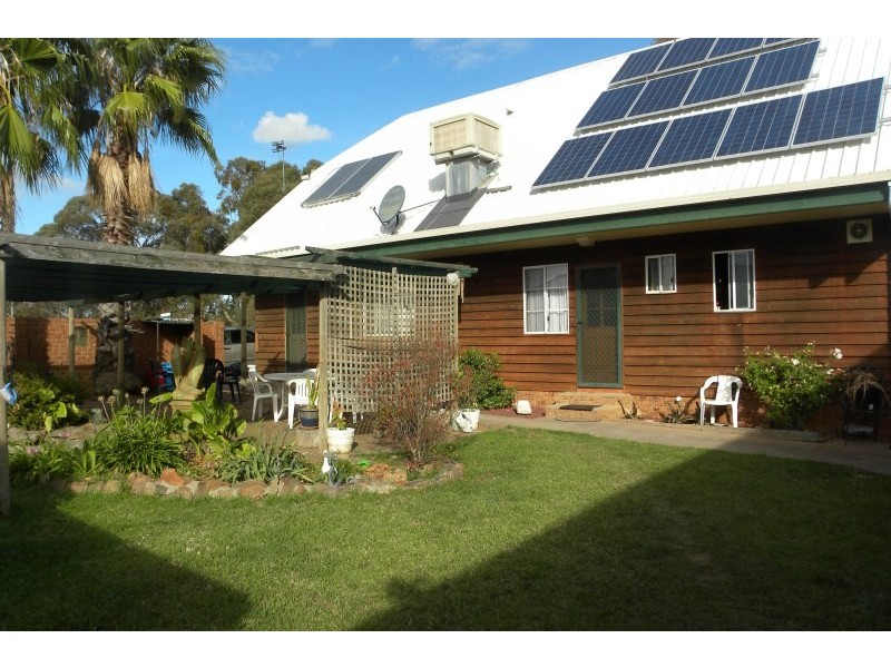 21 Pitstone Lane, Young NSW 2594