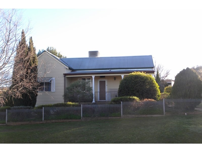 23 Brock Street, Young NSW 2594