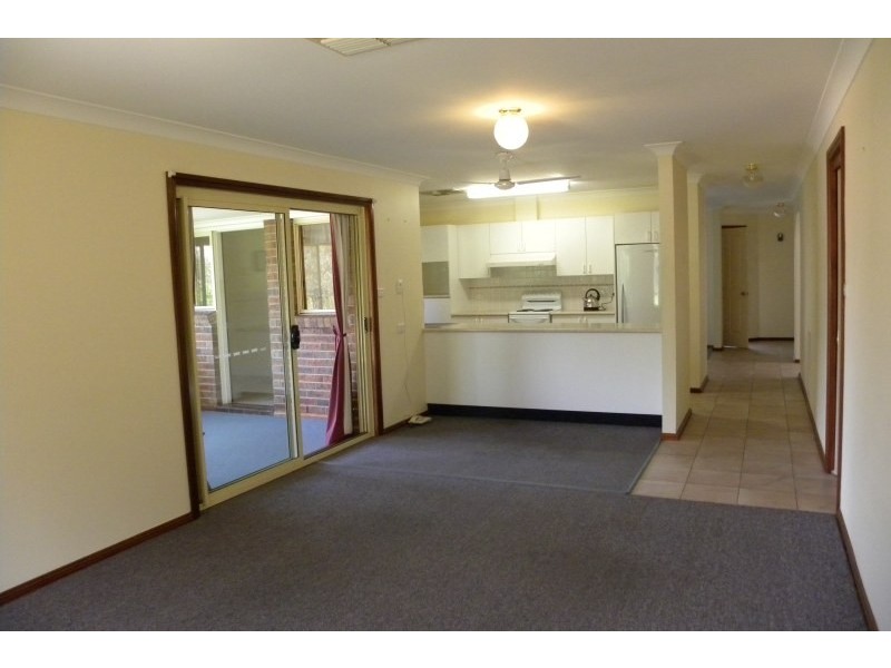 27 Mcnarry Place, Young NSW 2594