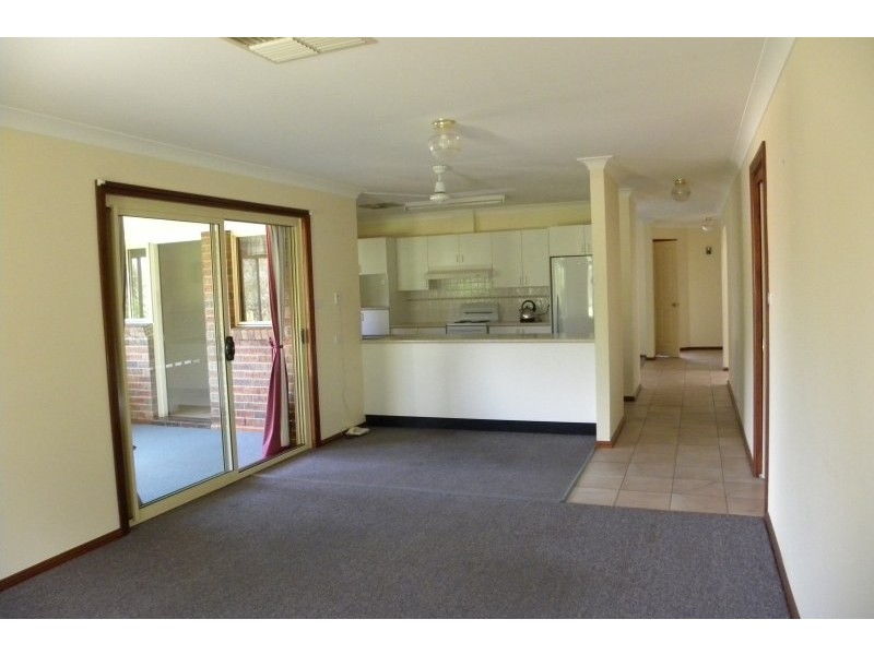 27 Mcnarry Place, Young NSW 2594