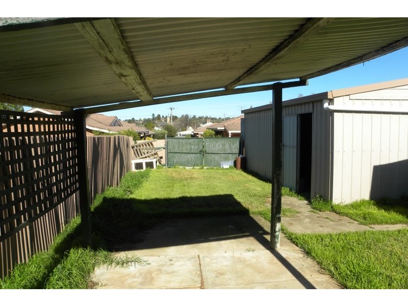 16 Clarke Street, Young NSW 2594