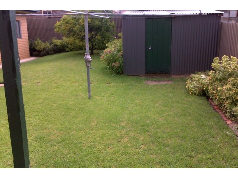 16 Clarke Street, Young NSW 2594