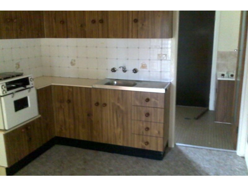 16 Clarke Street, Young NSW 2594