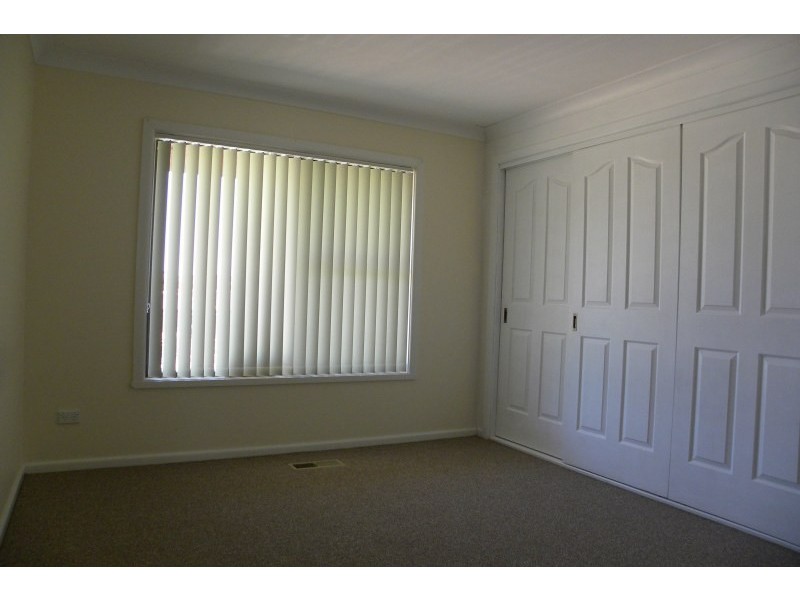 19 Hardy Avenue, Young NSW 2594