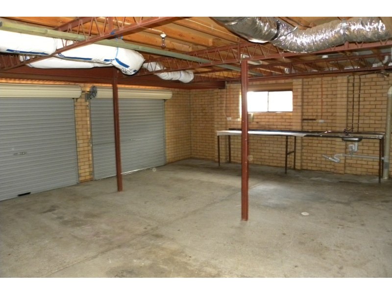 19 Hardy Avenue, Young NSW 2594