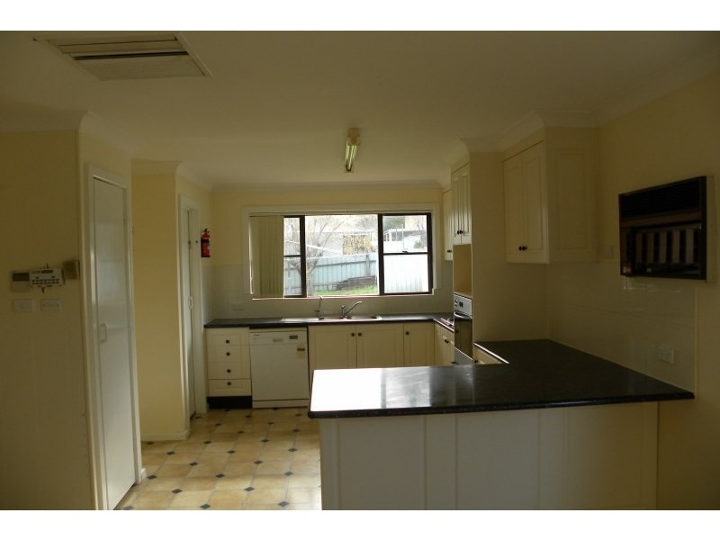 19 Hardy Avenue, Young NSW 2594