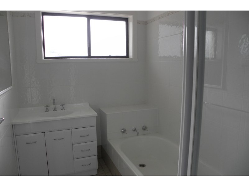 19 Hardy Avenue, Young NSW 2594