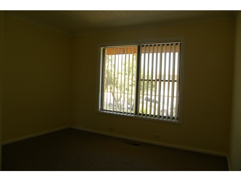 19 Hardy Avenue, Young NSW 2594