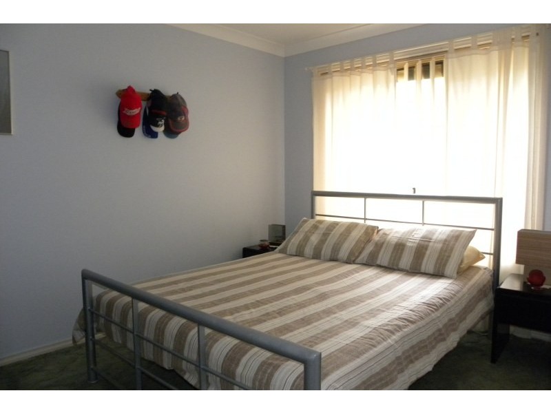 4 Mathew Street, Young NSW 2594