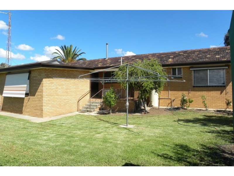 5 Memagong Street, Young NSW 2594