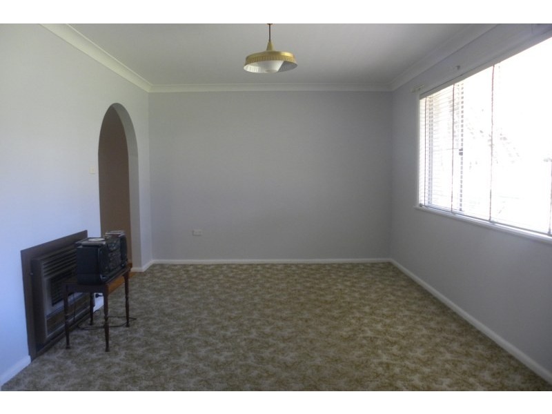 5 Memagong Street, Young NSW 2594