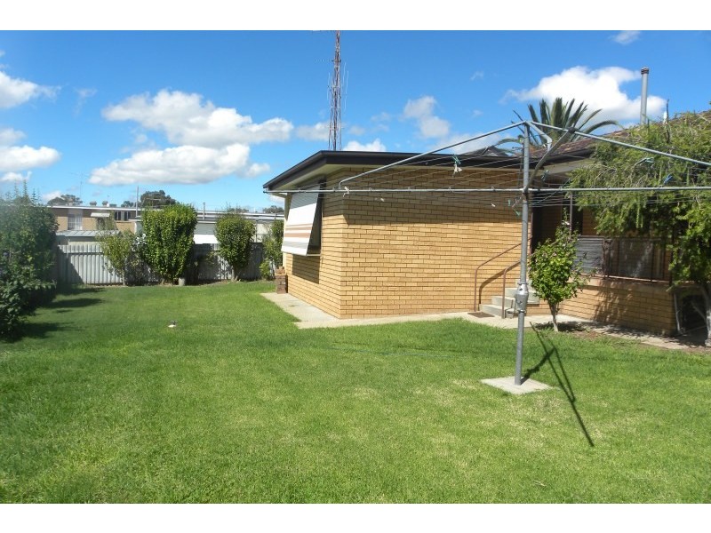 5 Memagong Street, Young NSW 2594