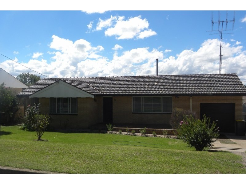 5 Memagong Street, Young NSW 2594