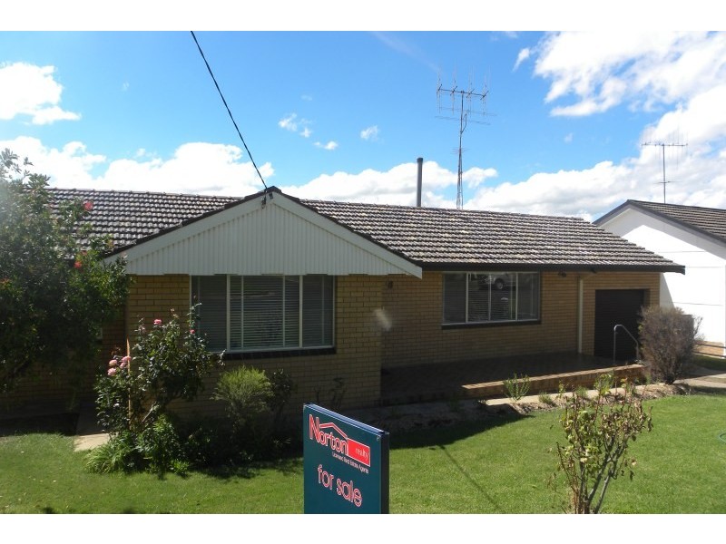 5 Memagong Street, Young NSW 2594