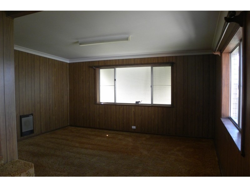 5 Memagong Street, Young NSW 2594