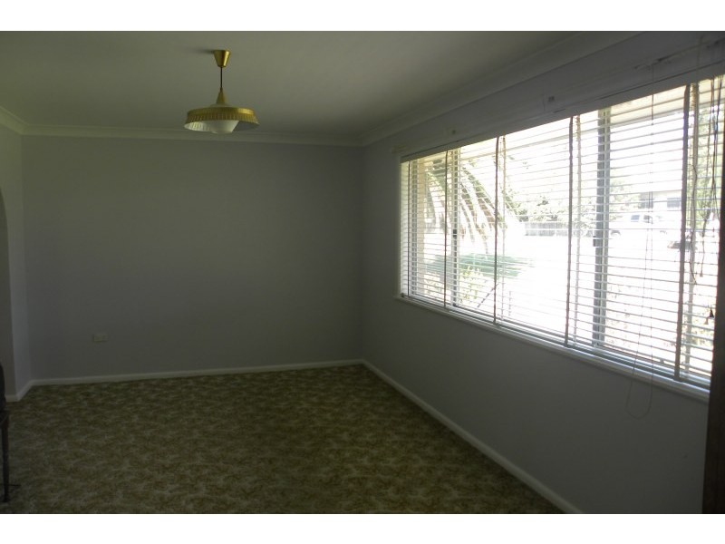 5 Memagong Street, Young NSW 2594