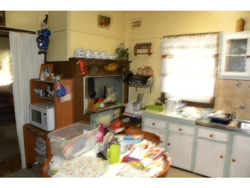 50 Murringo Street, Young NSW 2594