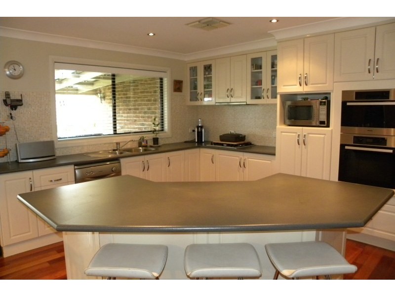 11  Mathew Crescent, Young NSW 2594