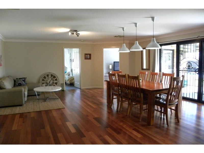 11  Mathew Crescent, Young NSW 2594