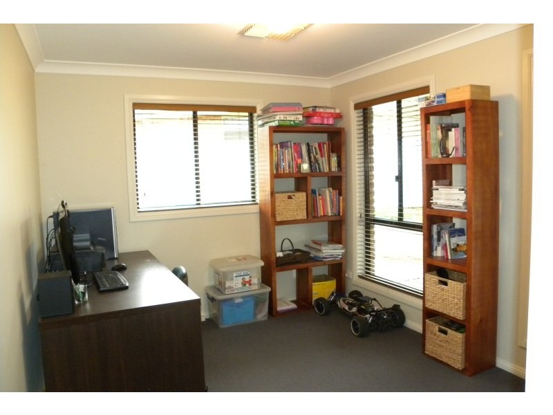 11  Mathew Crescent, Young NSW 2594