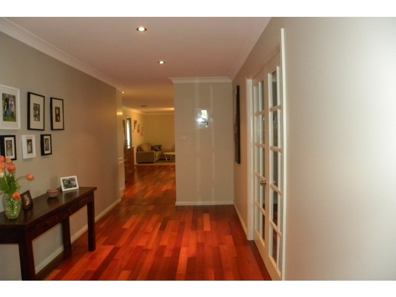 11  Mathew Crescent, Young NSW 2594