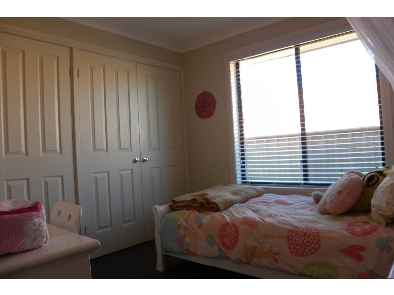 11  Mathew Crescent, Young NSW 2594