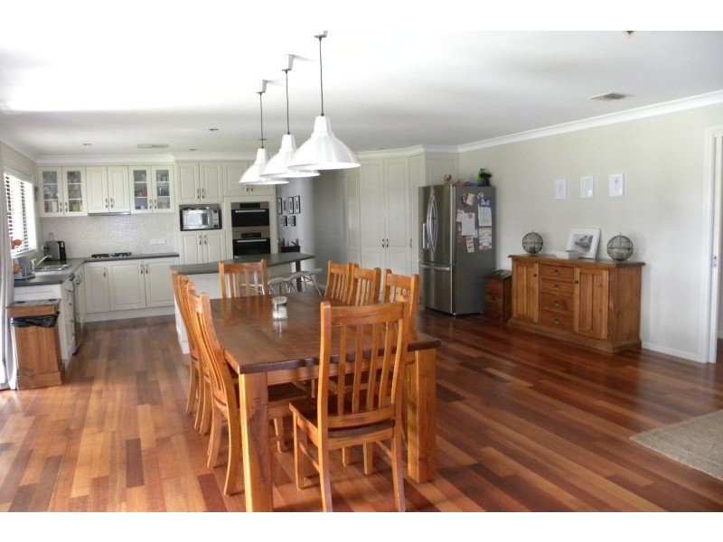 11  Mathew Crescent, Young NSW 2594