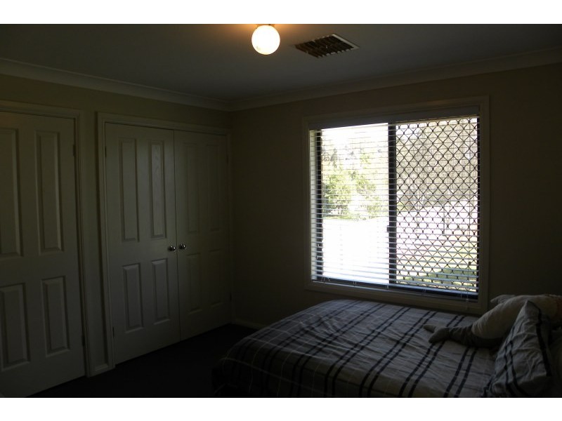 11  Mathew Crescent, Young NSW 2594