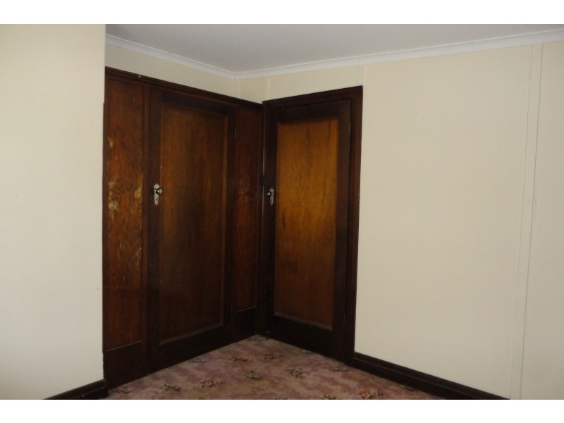 8 Campbell Street, Young NSW 2594