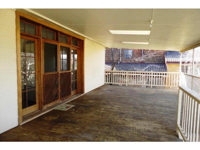 8 Campbell Street, Young NSW 2594