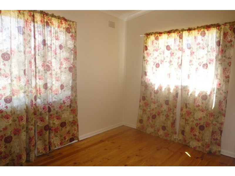 35 Taylor Road, Young NSW 2594