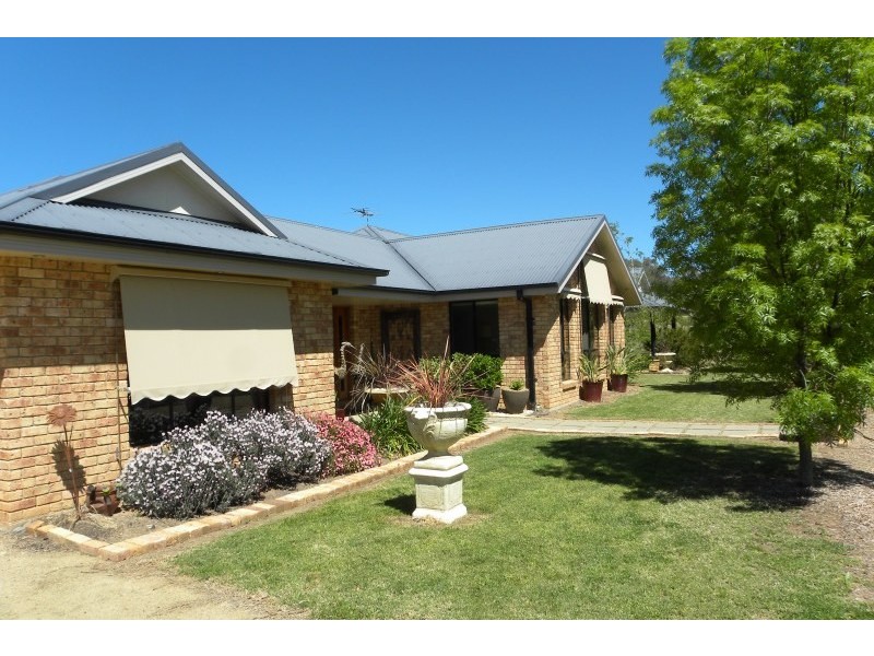 107 Wickham Lane, Young NSW 2594