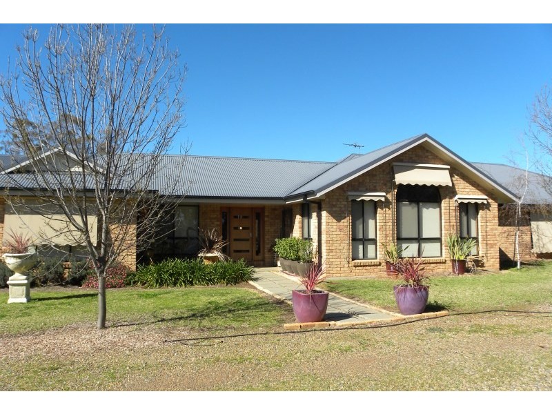 107 Wickham Lane, Young NSW 2594