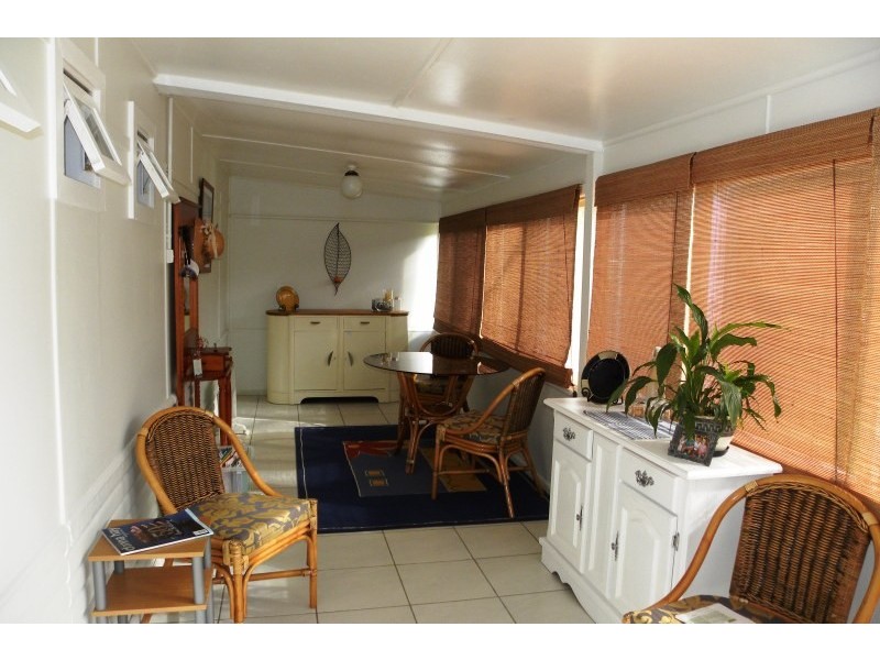 23 Whiteman Avenue, Young NSW 2594