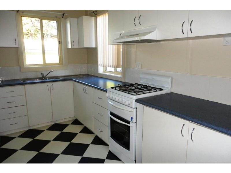 108 Berthong Street, Young NSW 2594