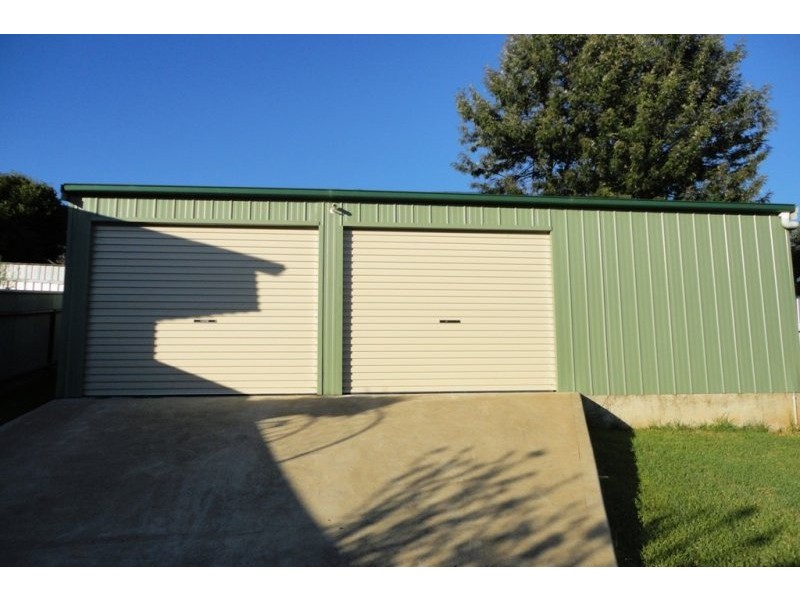 108 Berthong Street, Young NSW 2594