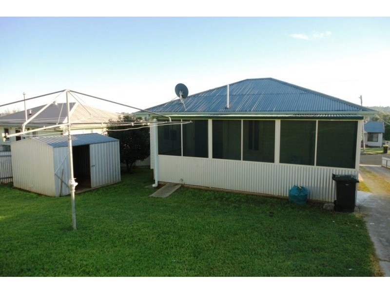 108 Berthong Street, Young NSW 2594