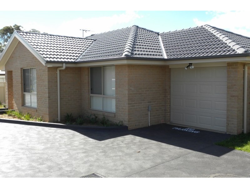 B/24 Binalong Street, Young NSW 2594