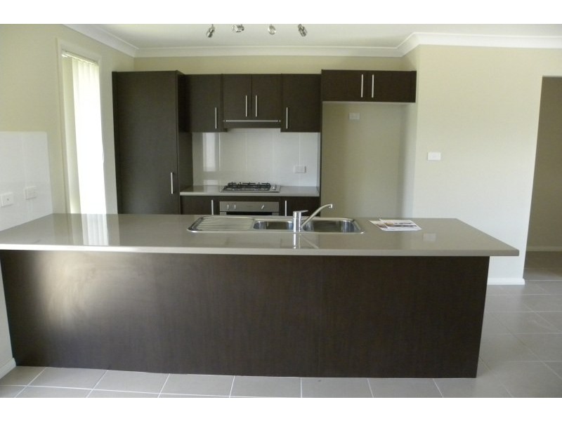 B/24 Binalong Street, Young NSW 2594