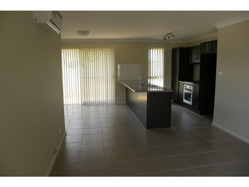 B/24 Binalong Street, Young NSW 2594